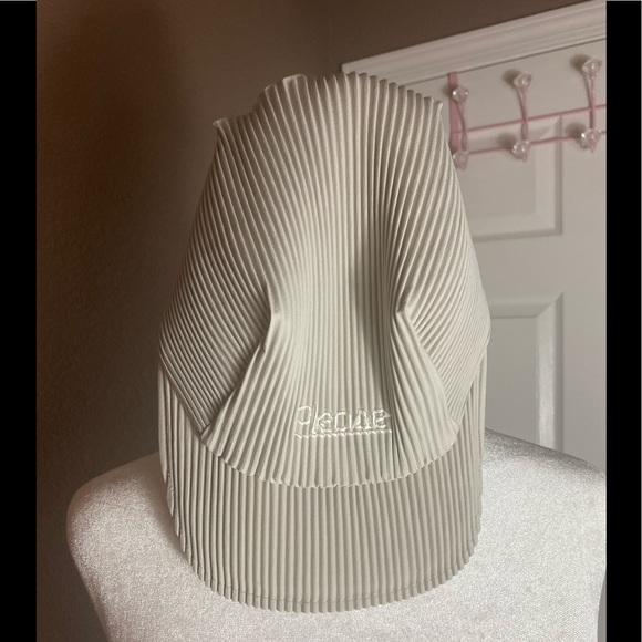 Issey Miyake pleats please cream hat - Picture 3 of 7